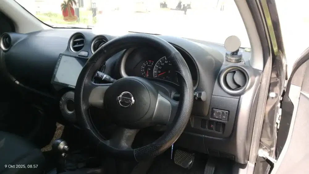 Nissan March XS 2012