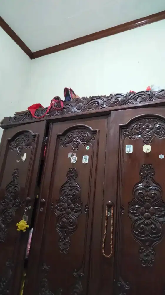 Lemari pakaian kayu jati asli