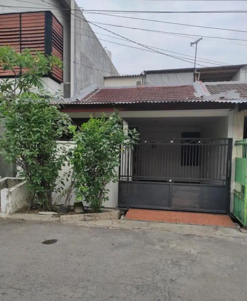 Rumah Babatan Pantai, 1.5 Lantai; dekat Kenjeran ; semi furnish
