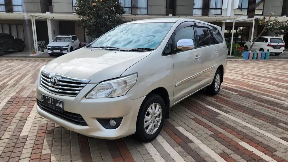 Toyota Kijang Innova 2012 Bensin