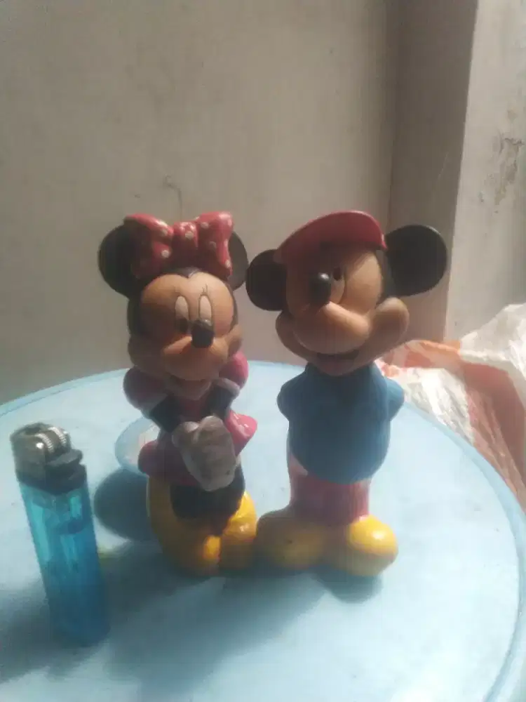 Boneka karet Mikey Moose sejodoh