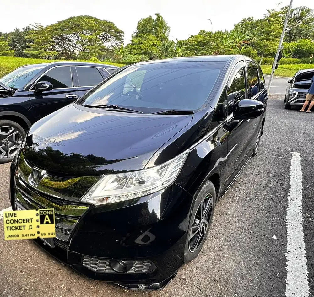 Mobil Honda Odyseey Matic Hitam