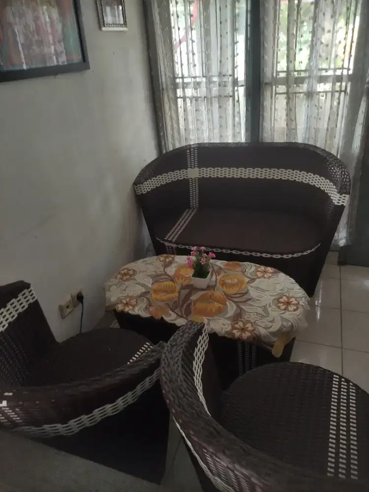 Set kursi tamu minimalis