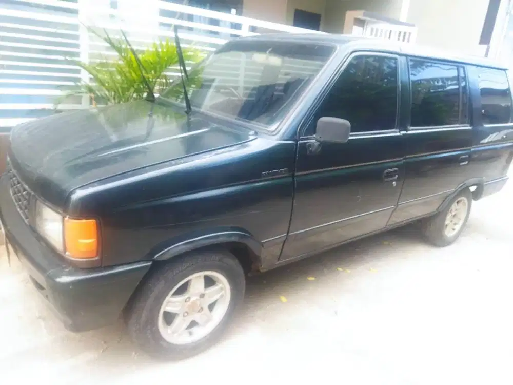 Isuzu Panther Tahun 1995