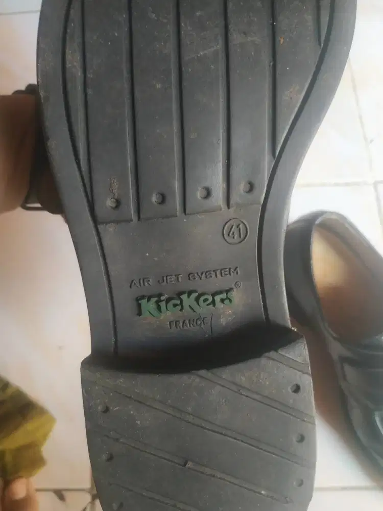 sepatu kickers asli