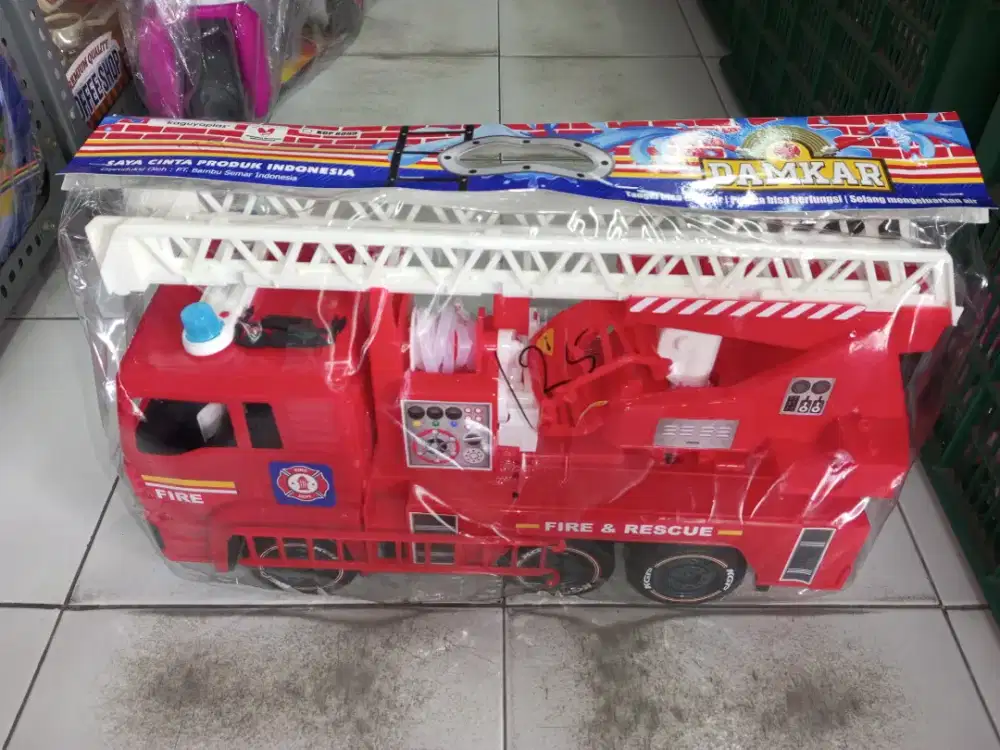 Mainan Anak Pemadam Selang Air