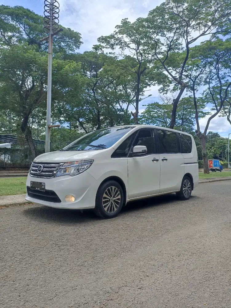 NISSAN SERENA 2.0 AT 2016 KM LOW 28RB ASLI