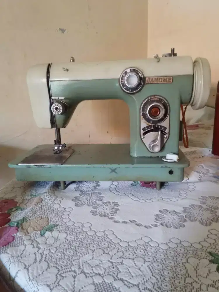 Mesin jahit bekas