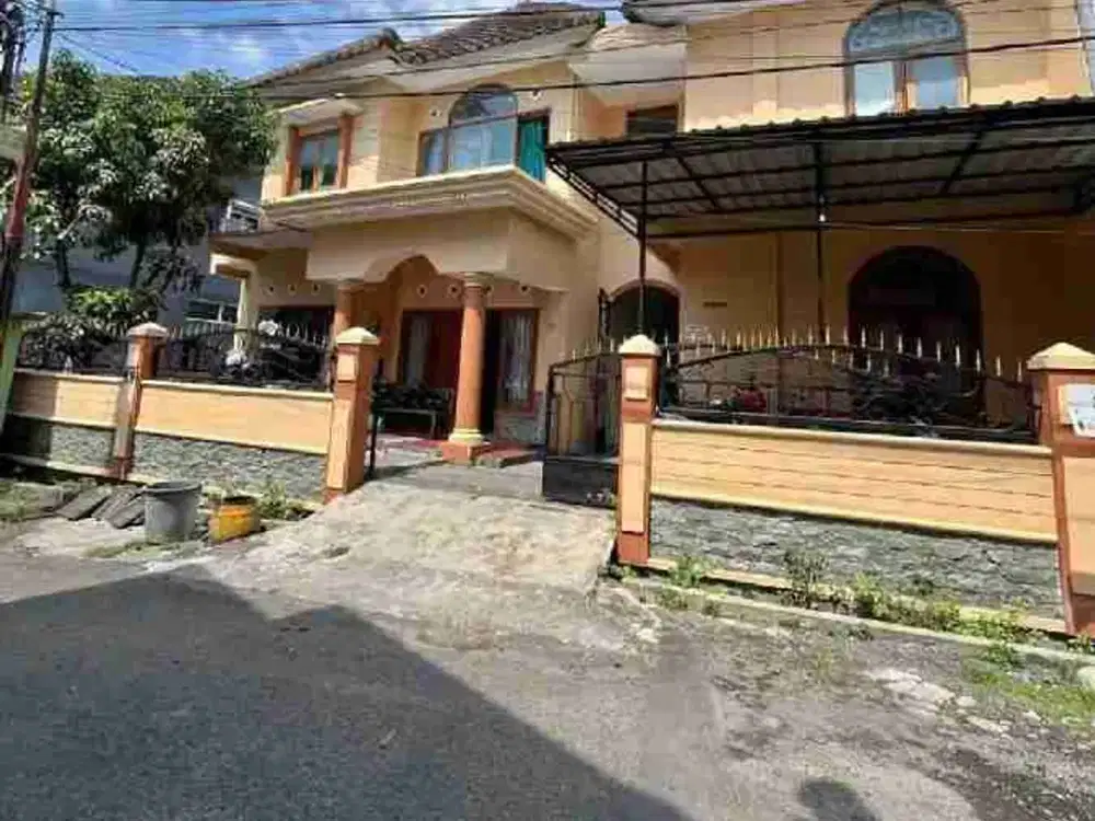 Strategis! Rumah Bunga Merak Suaht Depan Kampus UB Kota Malang