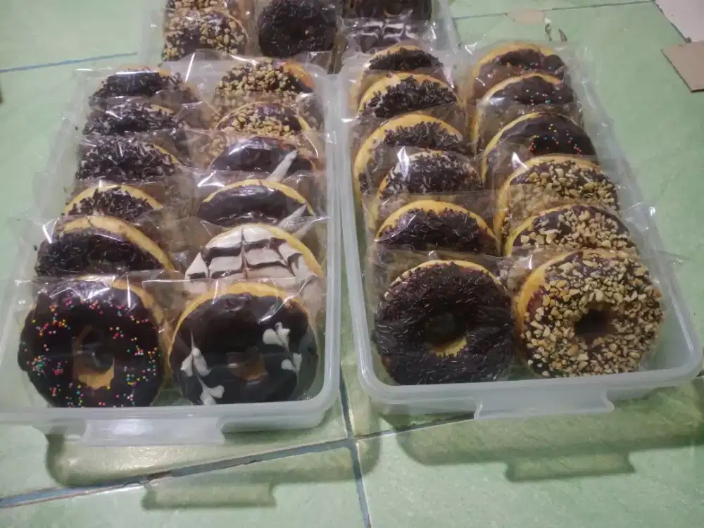 [5] Donat homemade reguler size cokelat varian 4000 /pcs