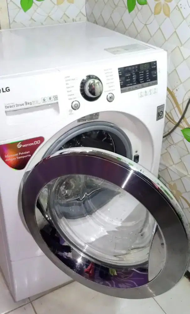 Satset agkut skrg Mesin cuci frontloading LG 9kg,touchscren,normal
