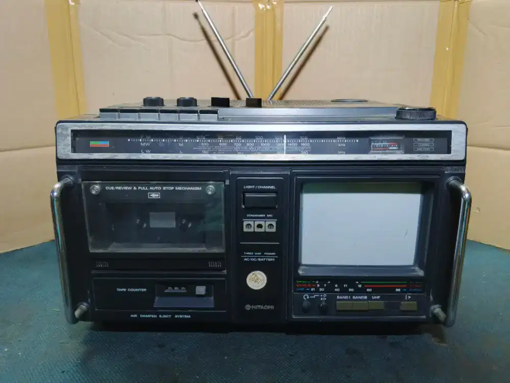Hitachi portable TV Color, Radio, Tape
