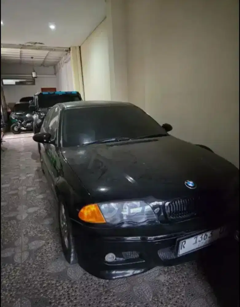 Dijual BMW 325i E46 th 2001 Jarang Dipakai Kolektor