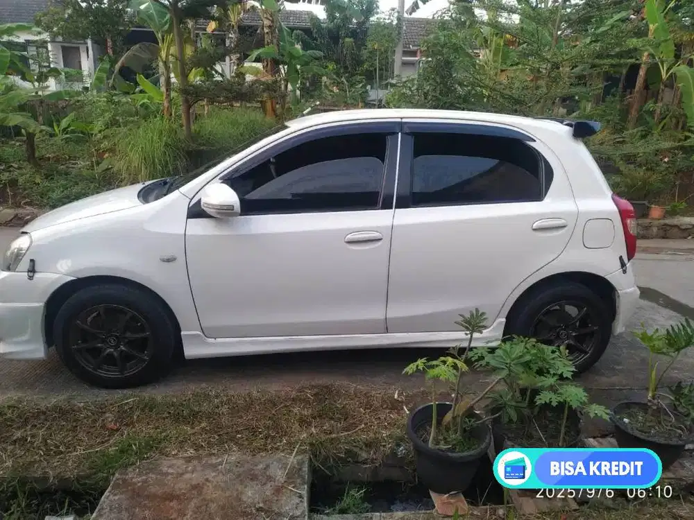 Etios Valco Type E 2013