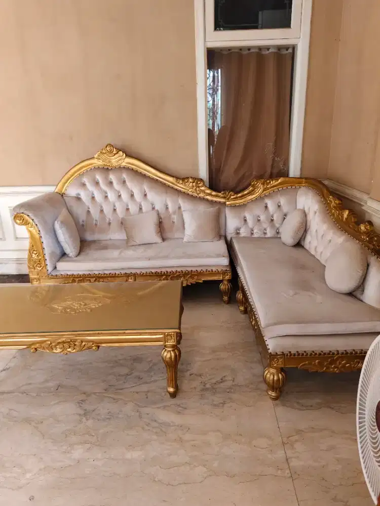 Sofa 1 set termasuk meja