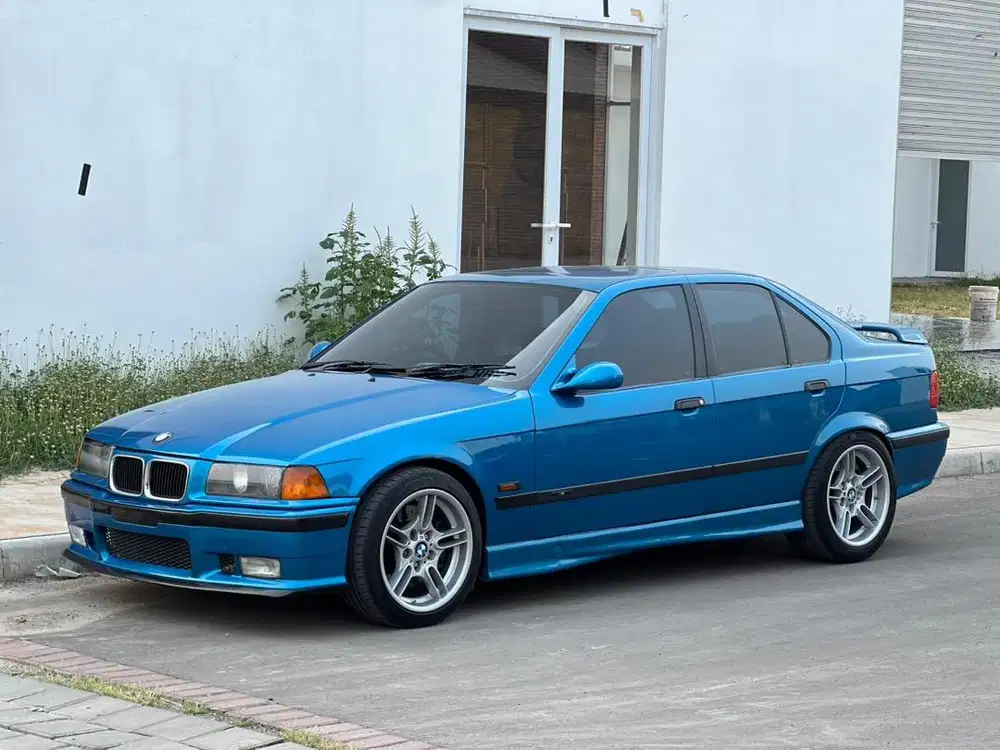 DIJUAL CEPAT!!! BMW 320i 1994