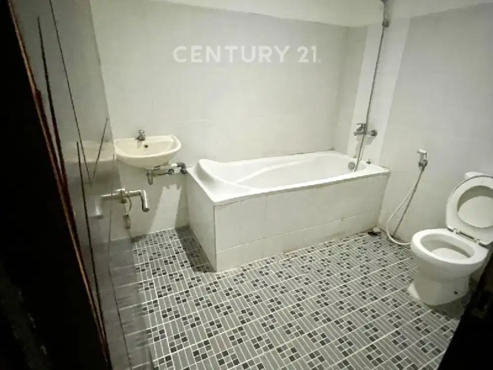 SEWA RUMAH DI ELYSIUM GARDEN LIPPO CIKARANG 4br SEMI FURNISHED