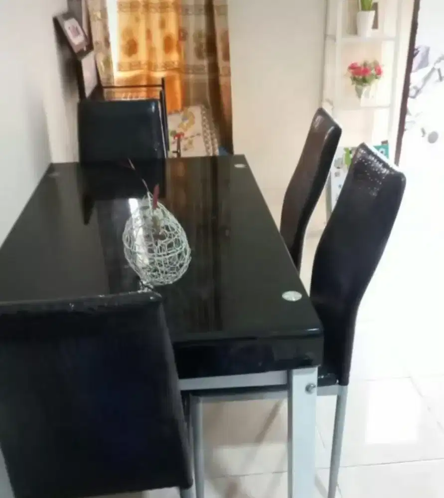 Meja makan kaca 1 set