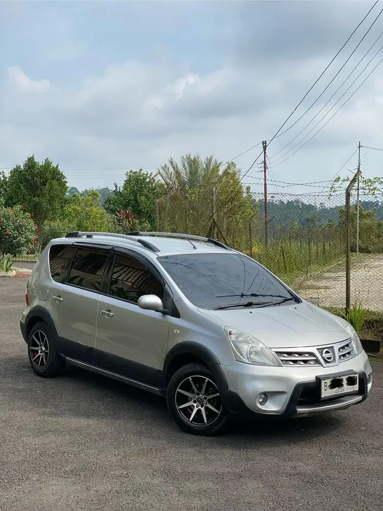 Nissan Livina X Gear Automatic th 2009