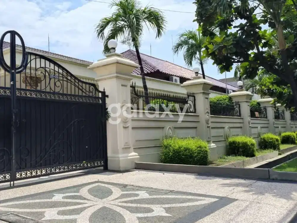 Rumah Mewah Raya Jemur Handayani Surabaya Selatan dan Private Pool