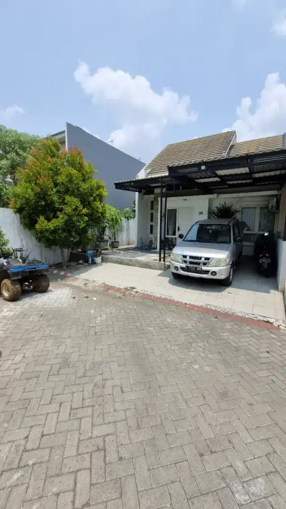 Dijual rumah pojok buntu, tenang, privasi, taman dhika, sidoarjo