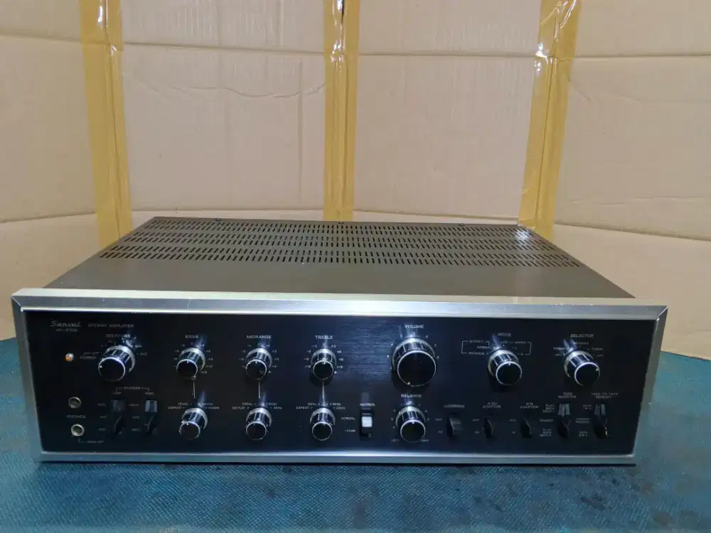 Sansui AU-9500 amplifier Vintage