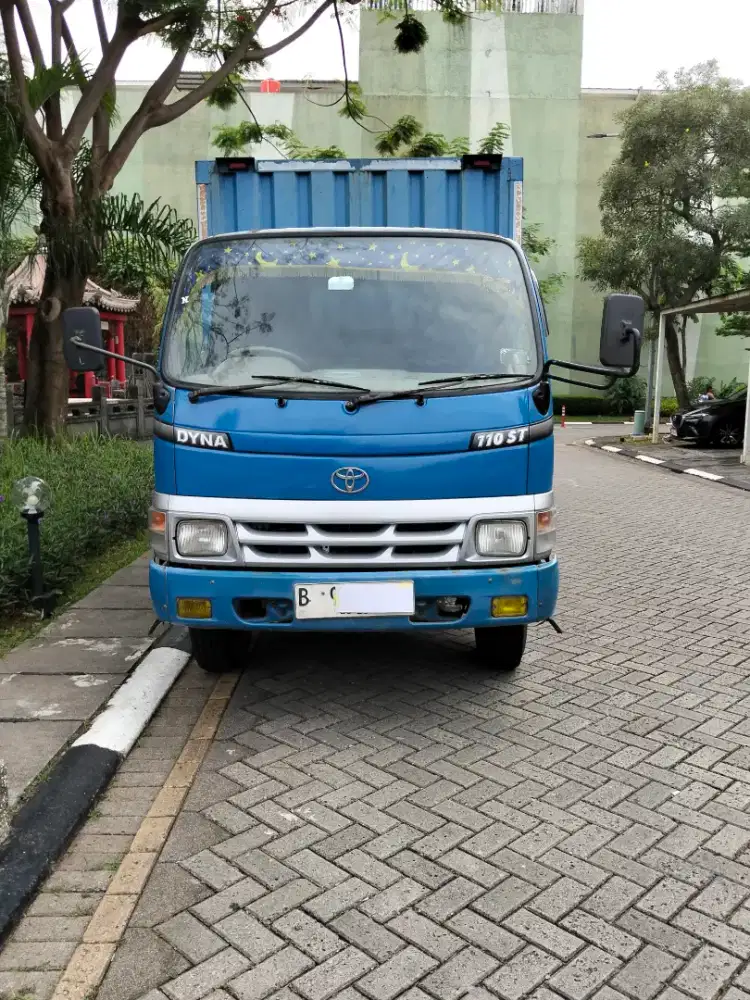 Toyota Dyna Rino engkel box 2008