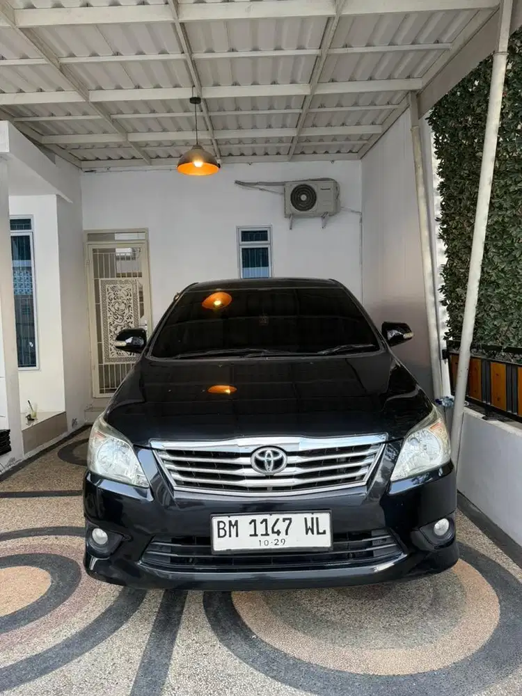 Innova grand 2012 matic solar