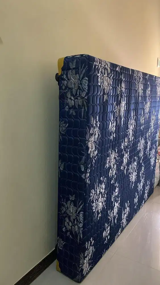 Preloved dipan 160x200 merk Uniland