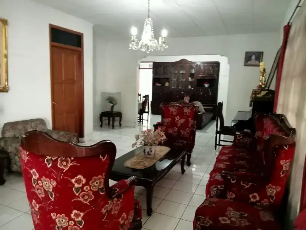 Rumah murah area komersil di jalan utama laswi - riau, kota bandung