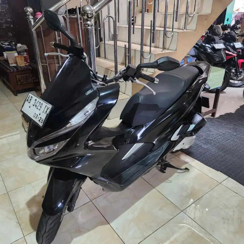 Pcx 150 hitam 2018 gbm bisa tunai atau kredit