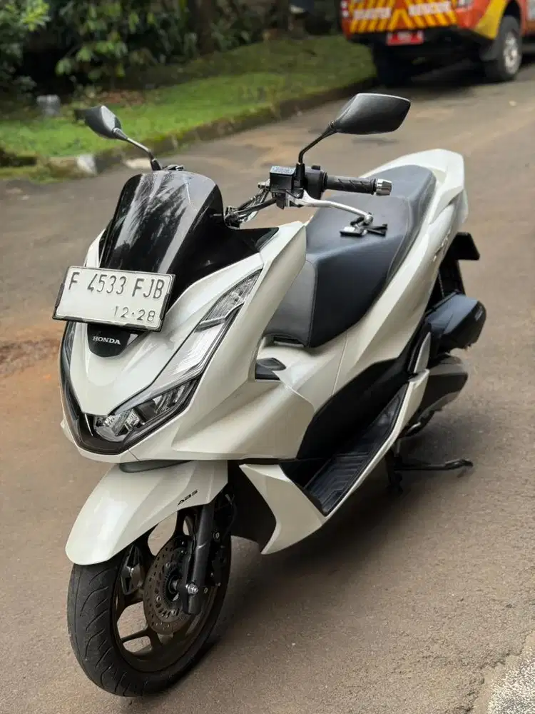 Honda PCX 160 ABS Thn 2023 Putih Mulus