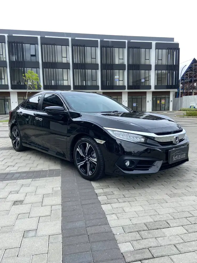 LOW ODO, TDP MURAH, CICILAN RINGAN CIVIC ES 2017 TURBO BENSIN