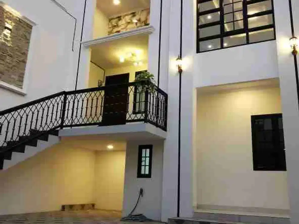 Rumah Mewah Nempel Tol Limo Depok