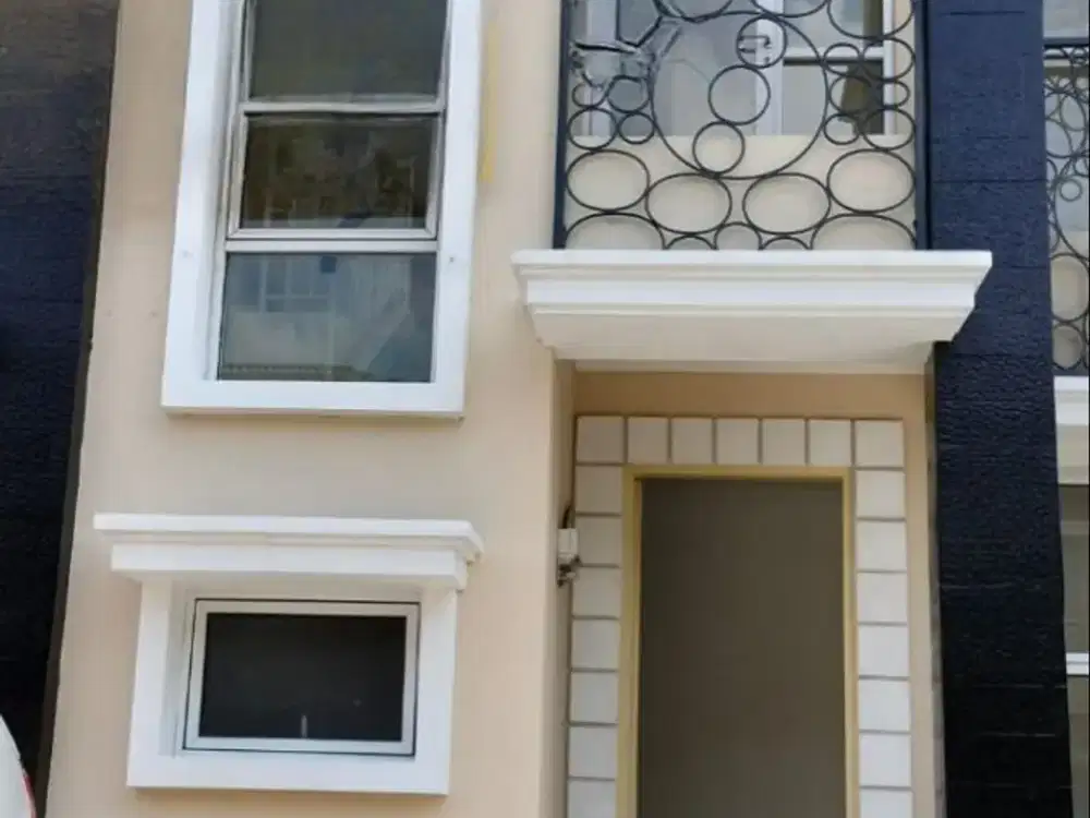 Dijual Rumah Strategis Cluster Fiordini, Gading Serpong, Tangerang