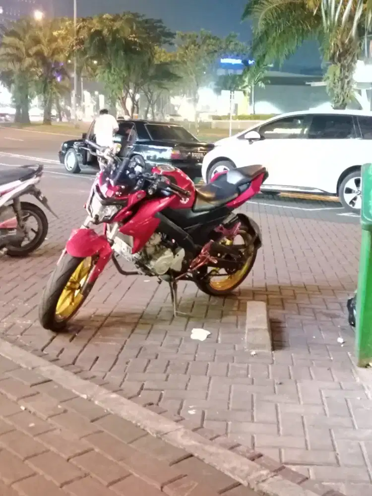 Di jual motor vixion tahun 2014-2015