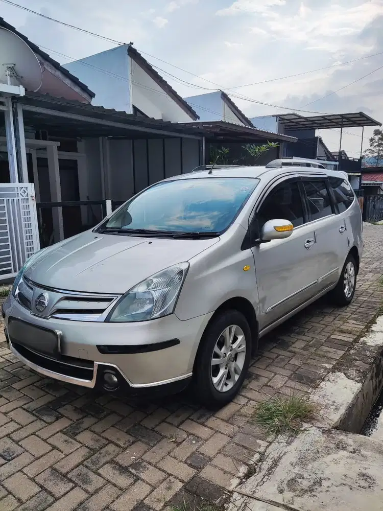 Nissan Grand livina 2011 Bensin