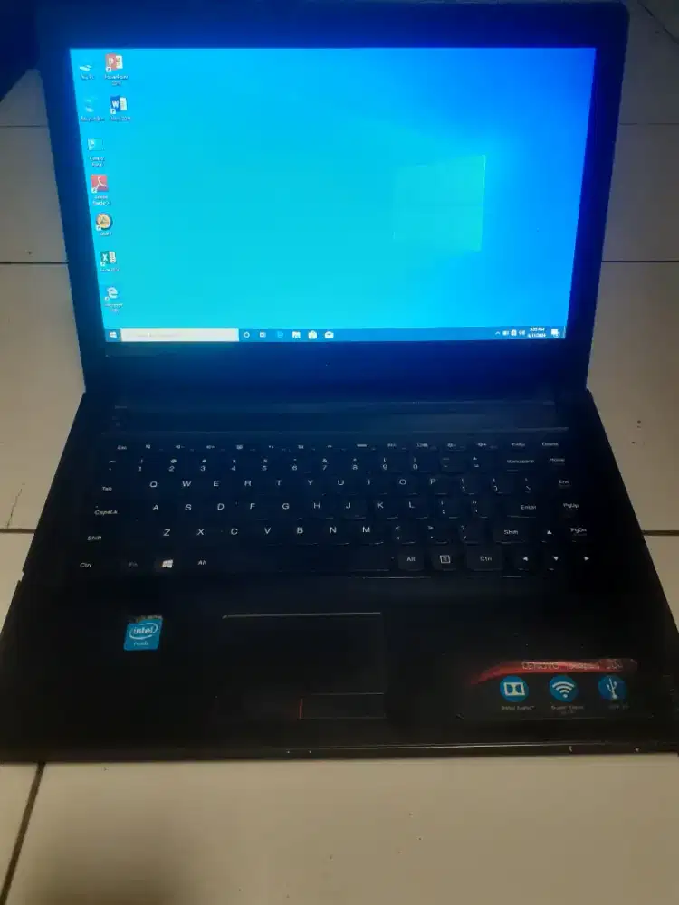 Laptop lenovo 300 idealpad batre bagus (BACA DESKRIPSI)