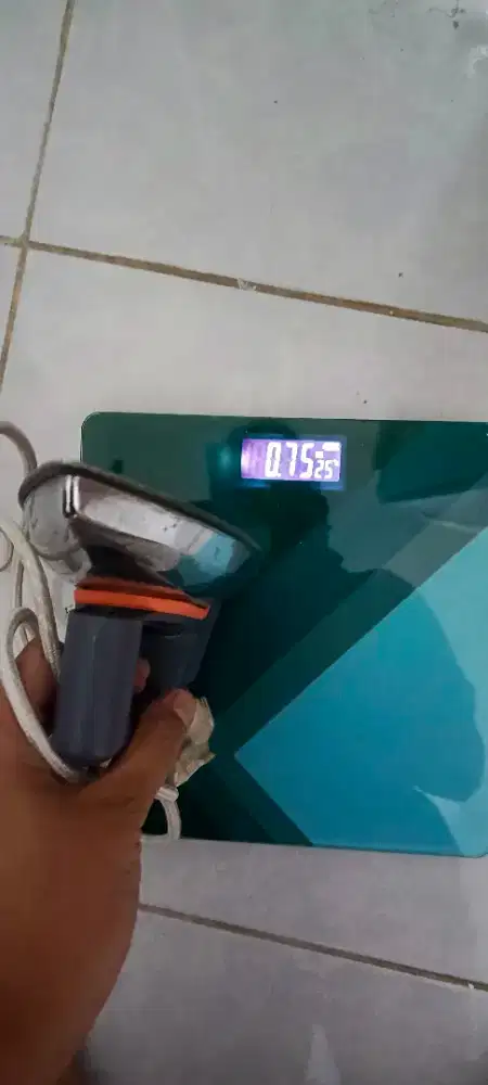 Setrika dan Timbangan