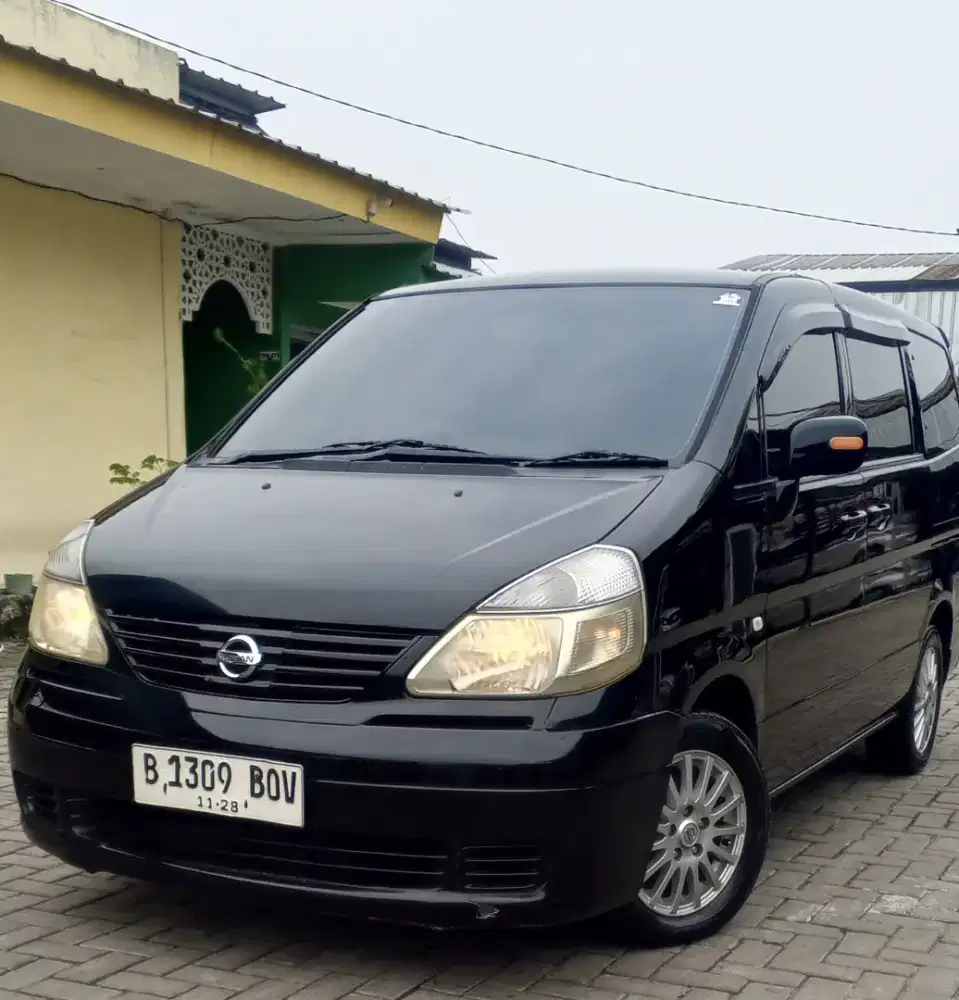 Nissan Serena 2.0 CT
