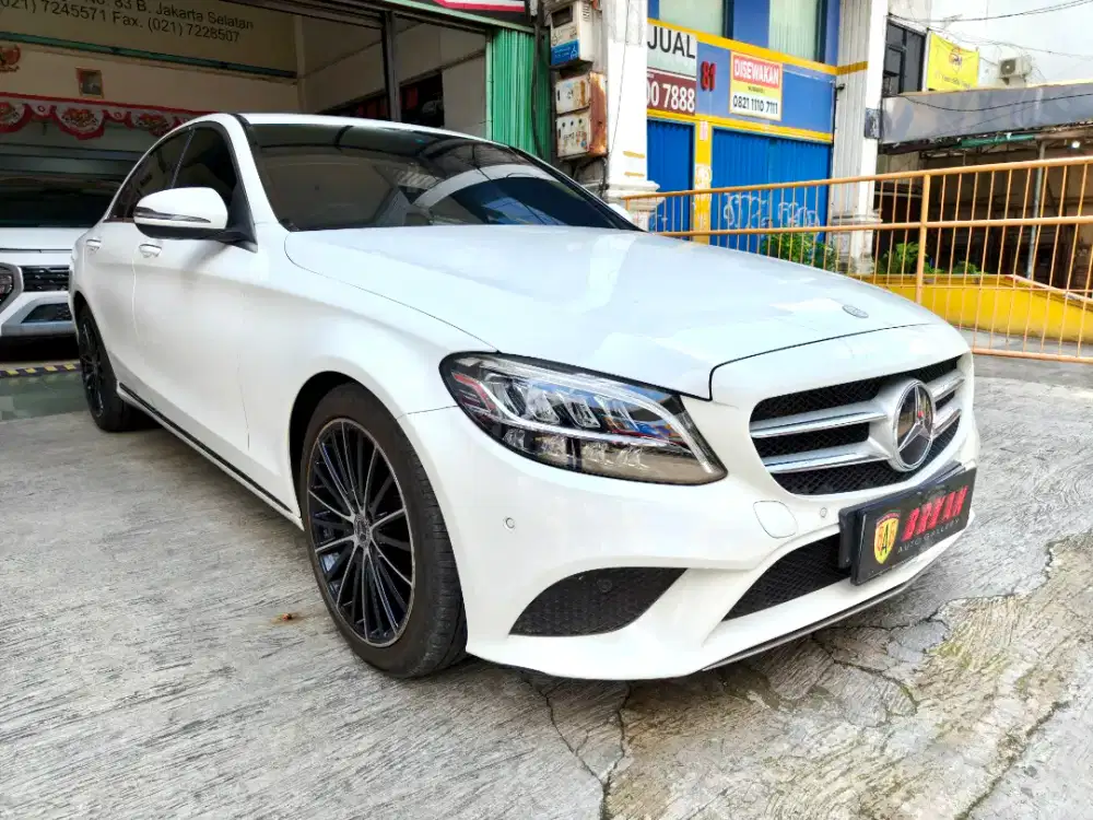 TDP 50JT MERCEDES BENZ C200 AMG ECO BOOST EQ BOOST 2019 PUTIH