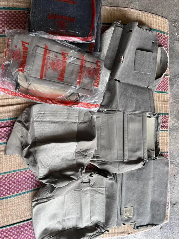 Jual sarung jok+karpet ori innova G diesel 2013