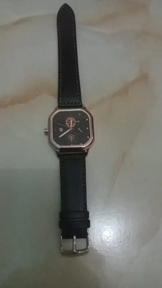 Jam tangan raven