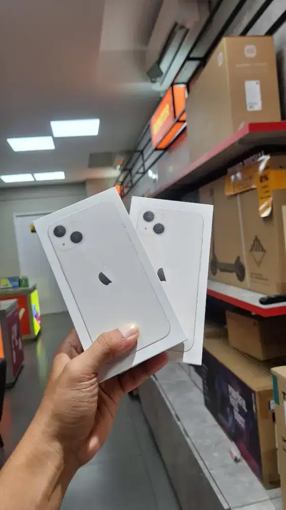 Ready iPhone 13 128GB Starlight Stock Terbatas