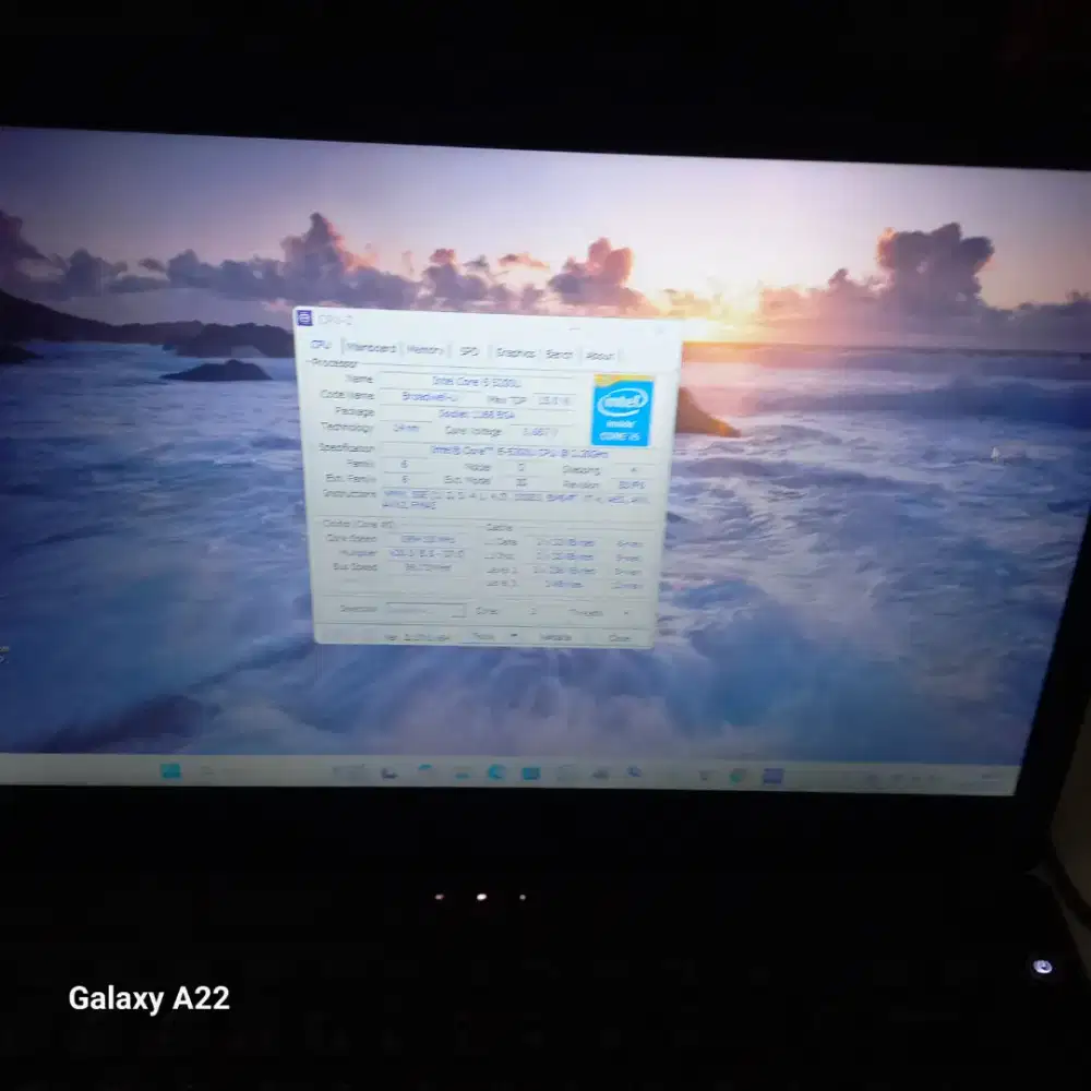 Dell Vostro 5480 I5 5200U 8/512 GB SSD Dual VGA NVDIA dan Intel HD