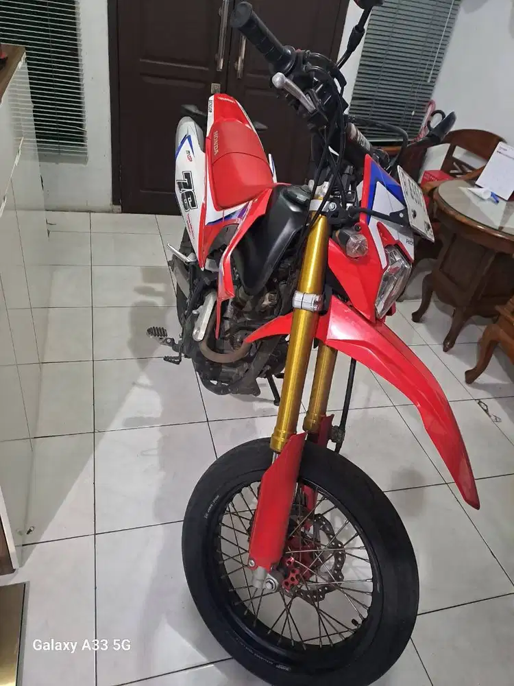 CRF 150 tahun 2023 model super moto