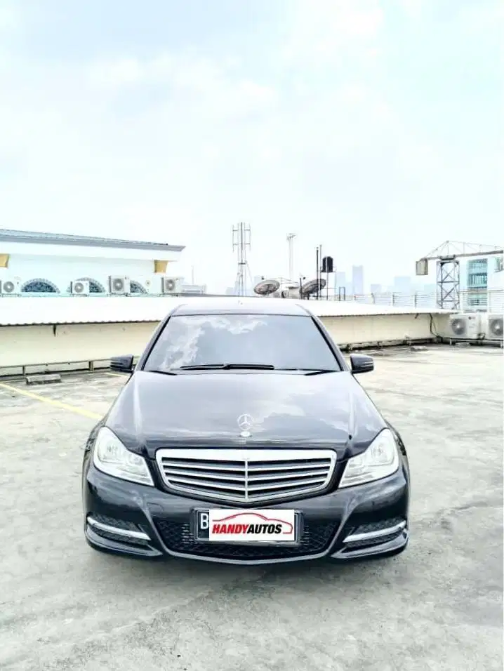 Mercedes Benz C200 CGI Tahun 2013 Automatic Hitam Metalik