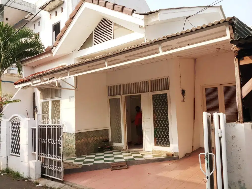 Disewakan Rumah per tahun Rp 40jt - hubungi ibu Wilma