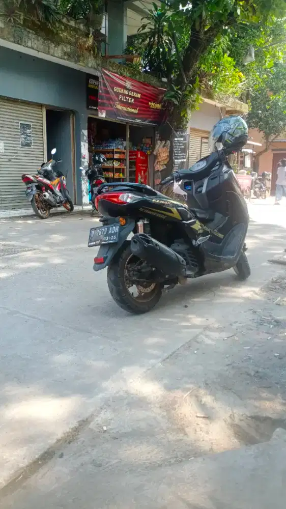 Di jual motor nmax tahun 2020 .