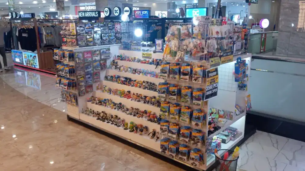 Dibutuhkan karyawan untuk toko dan pameran.